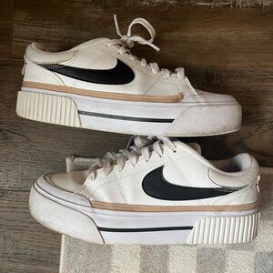 Nike Court Legacy Lift